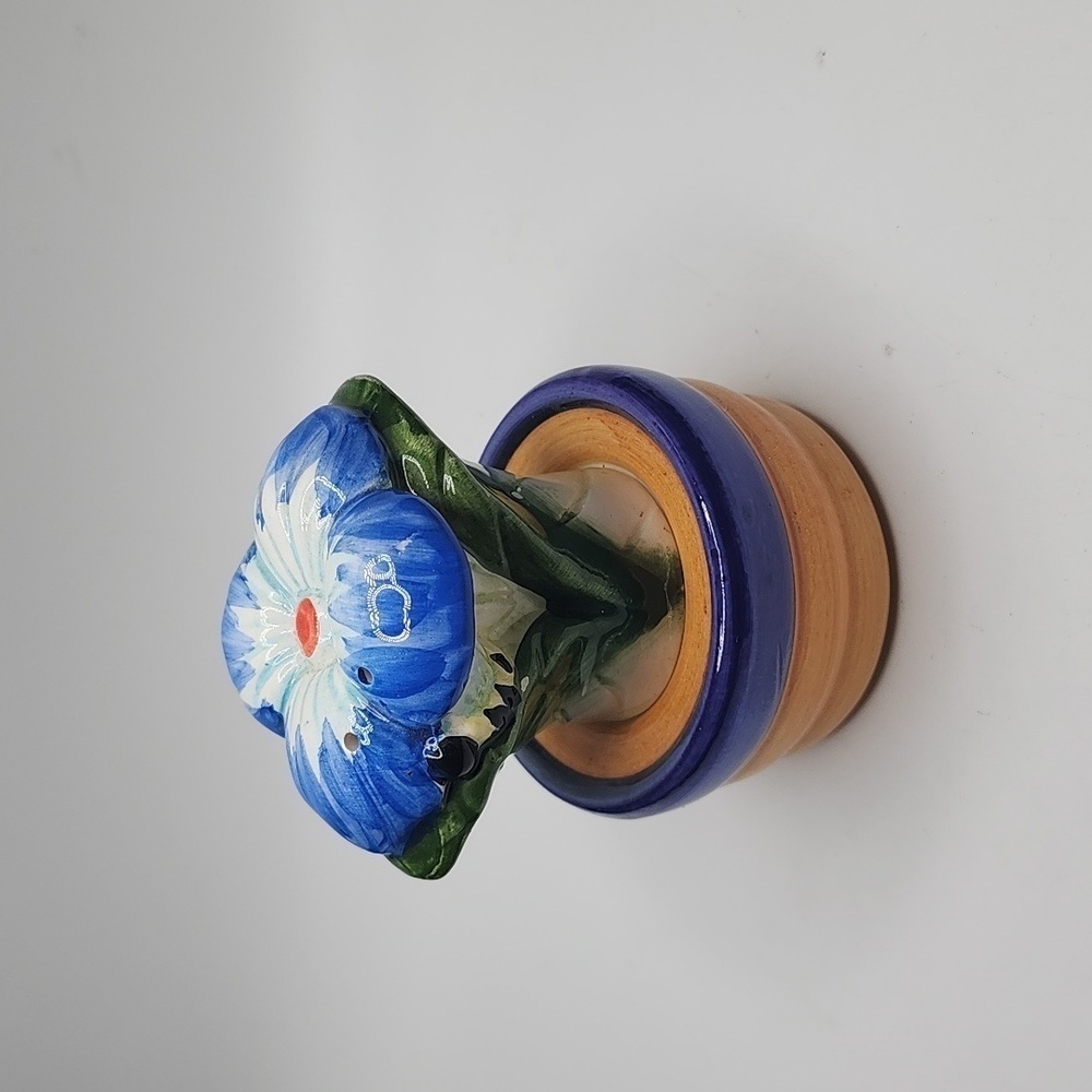 Salt and Pepper Shakers Stacking Blue Flower Pot Basket Floral Vintage